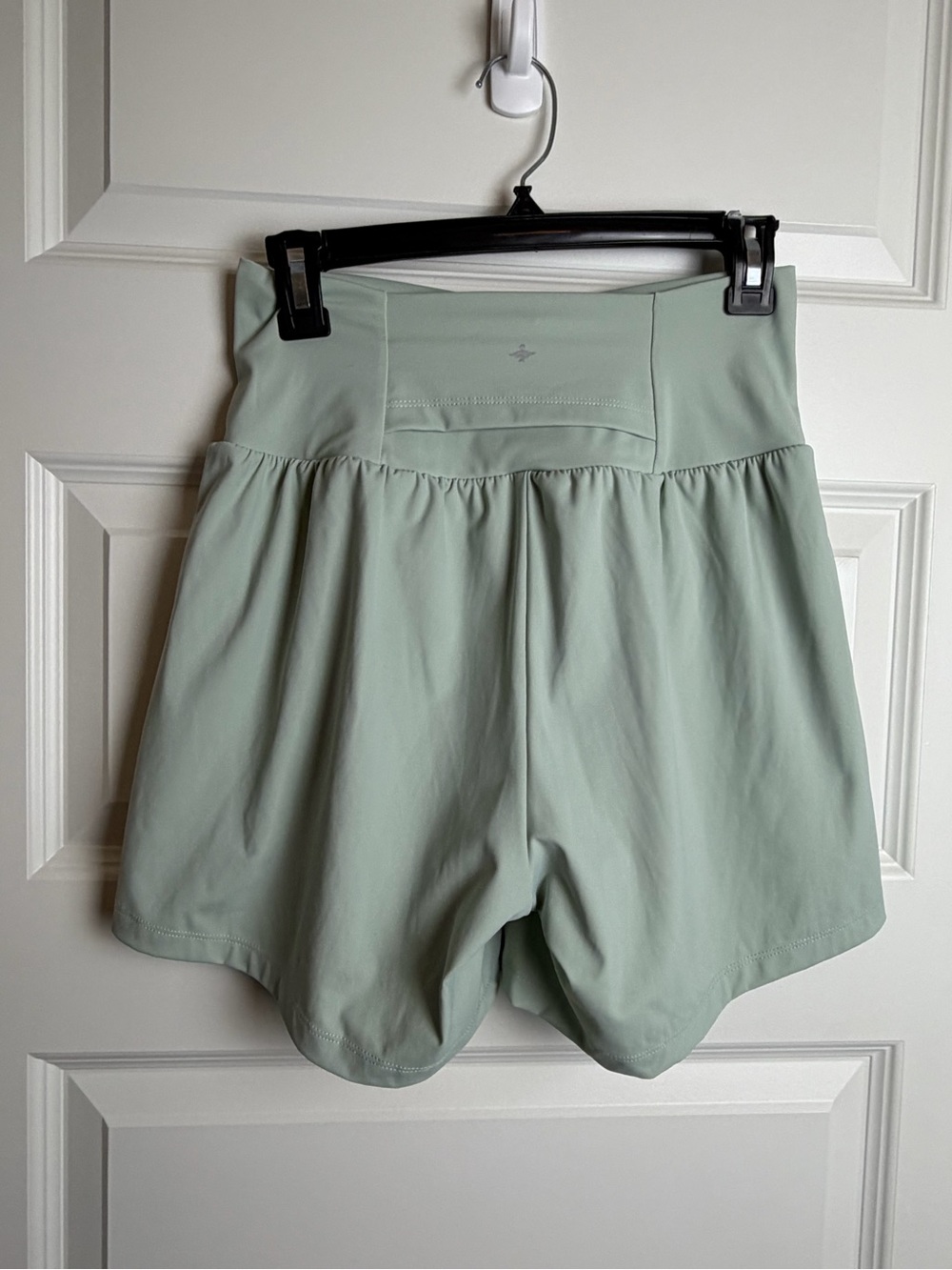 HALARA Light Sage Green Athletic Shorts Size M - Picture 2 of 7